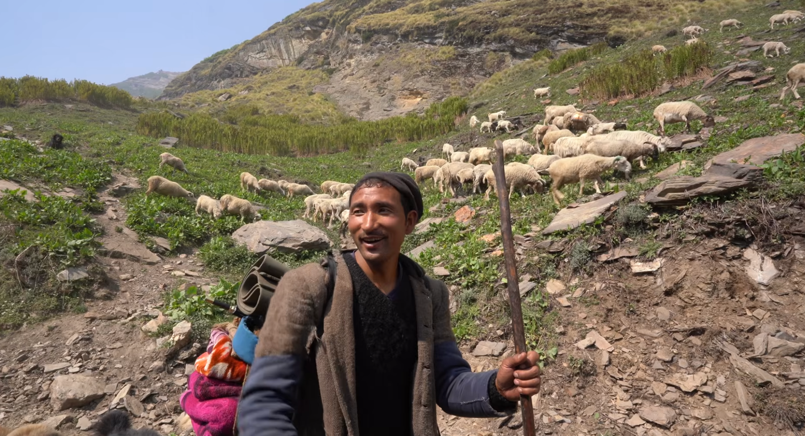 Munsiyari: Handloom Villages, a Missed Glacier, and a Shepherd Who Walks 4 Months Without Home