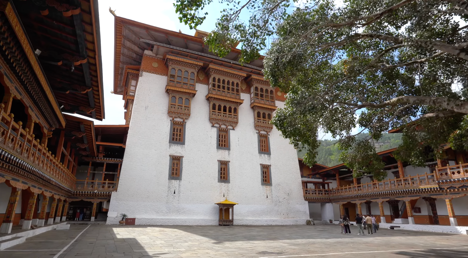 Punakha to Trongsa: Two Rivers, One Crane, and Bhutan’s Largest Dzong