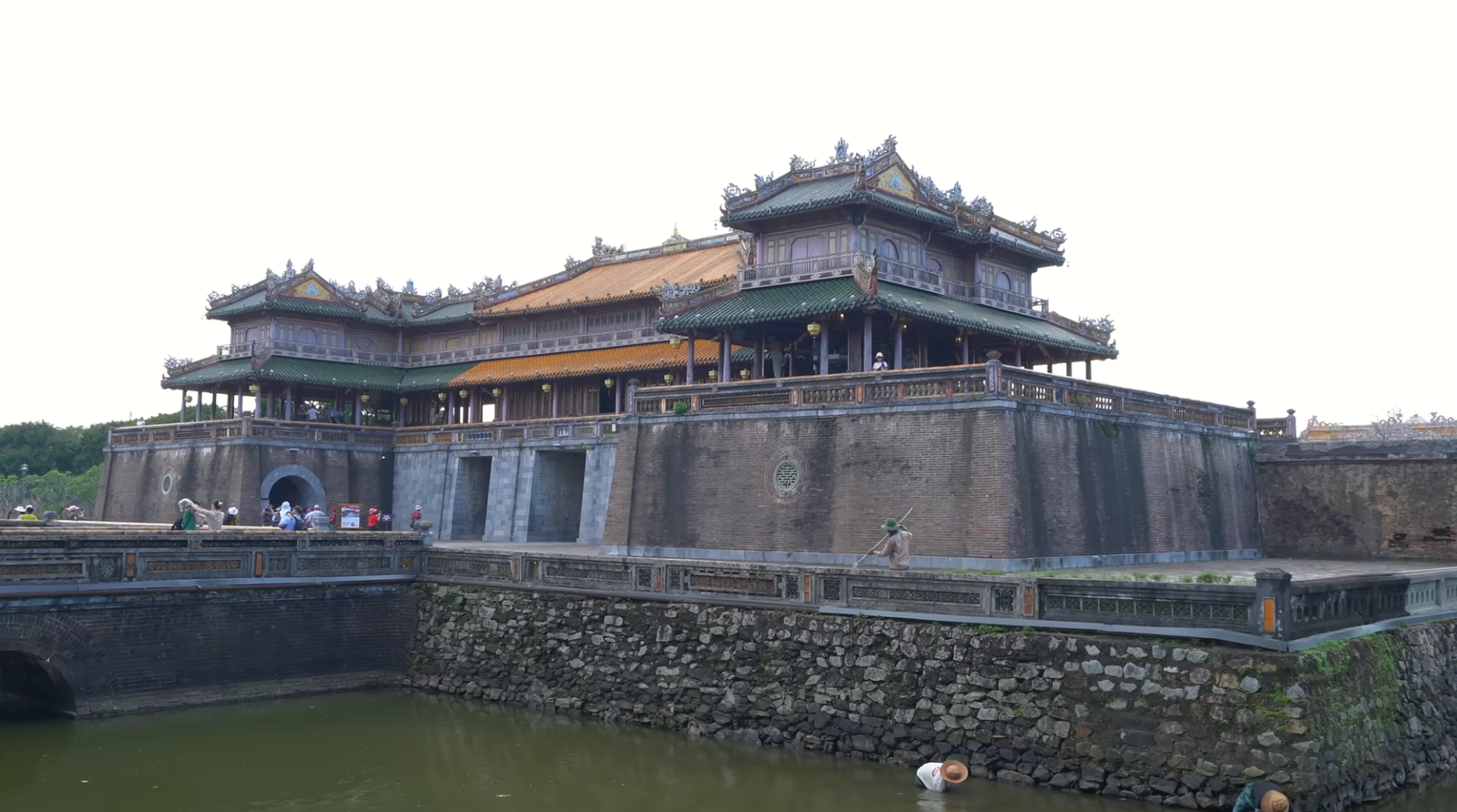An Imperial Citadel Still Scarred From 1968