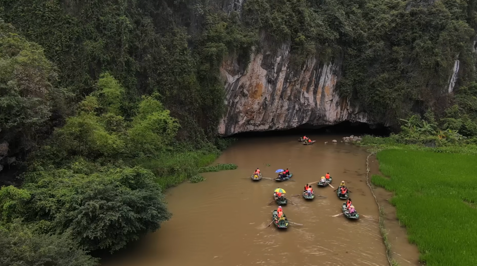 Ninh Binh: Boats Rowed by Foot, and the End of a Ten-Part Trip
